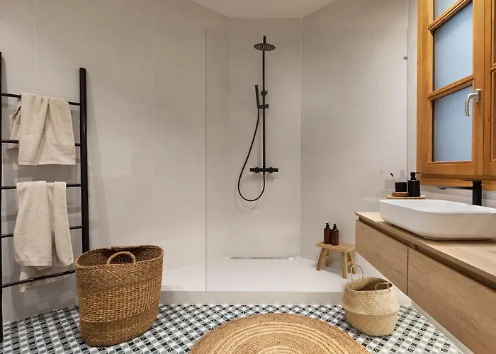 Malay - 3 Bedrooms In Eixample Dreta * Barcelona