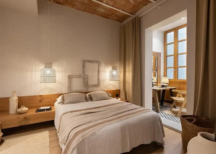 Malay - 3 Bedrooms In Eixample Dreta Barcelona