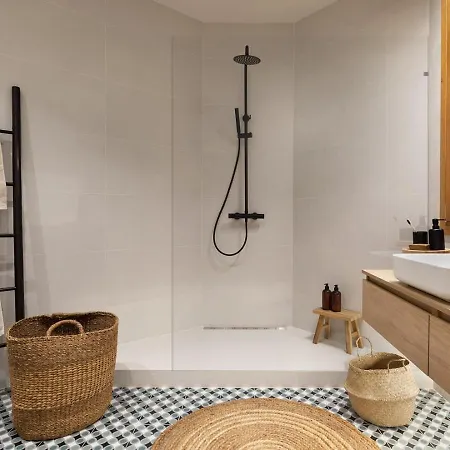 Malay - 3 Bedrooms In Eixample Dreta * Barcelone